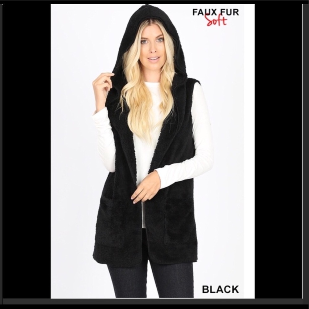 ❤️ Beautiful Black Soft Faux Fur Vest
